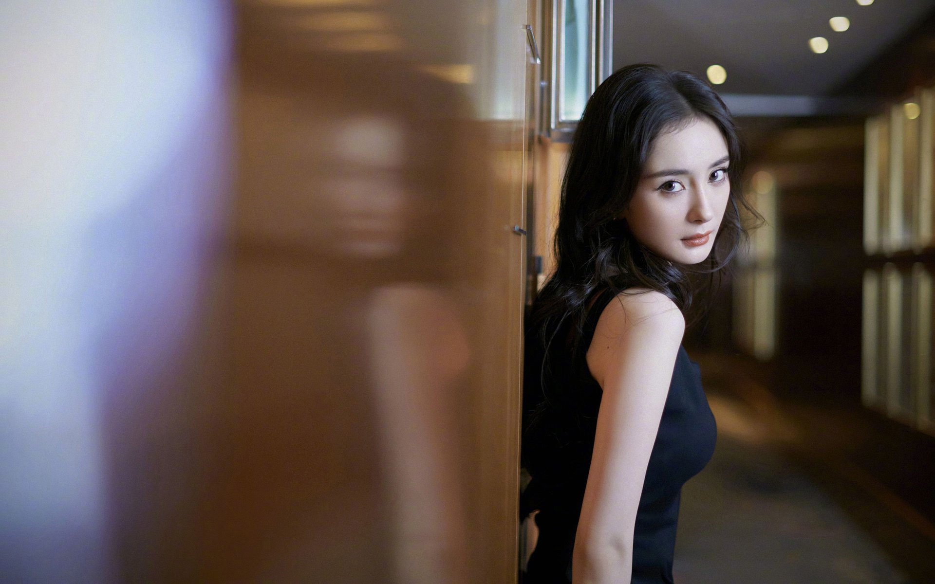 后防线防守成功率提升整体协作默契度大幅增强展现体系优势,后防球员