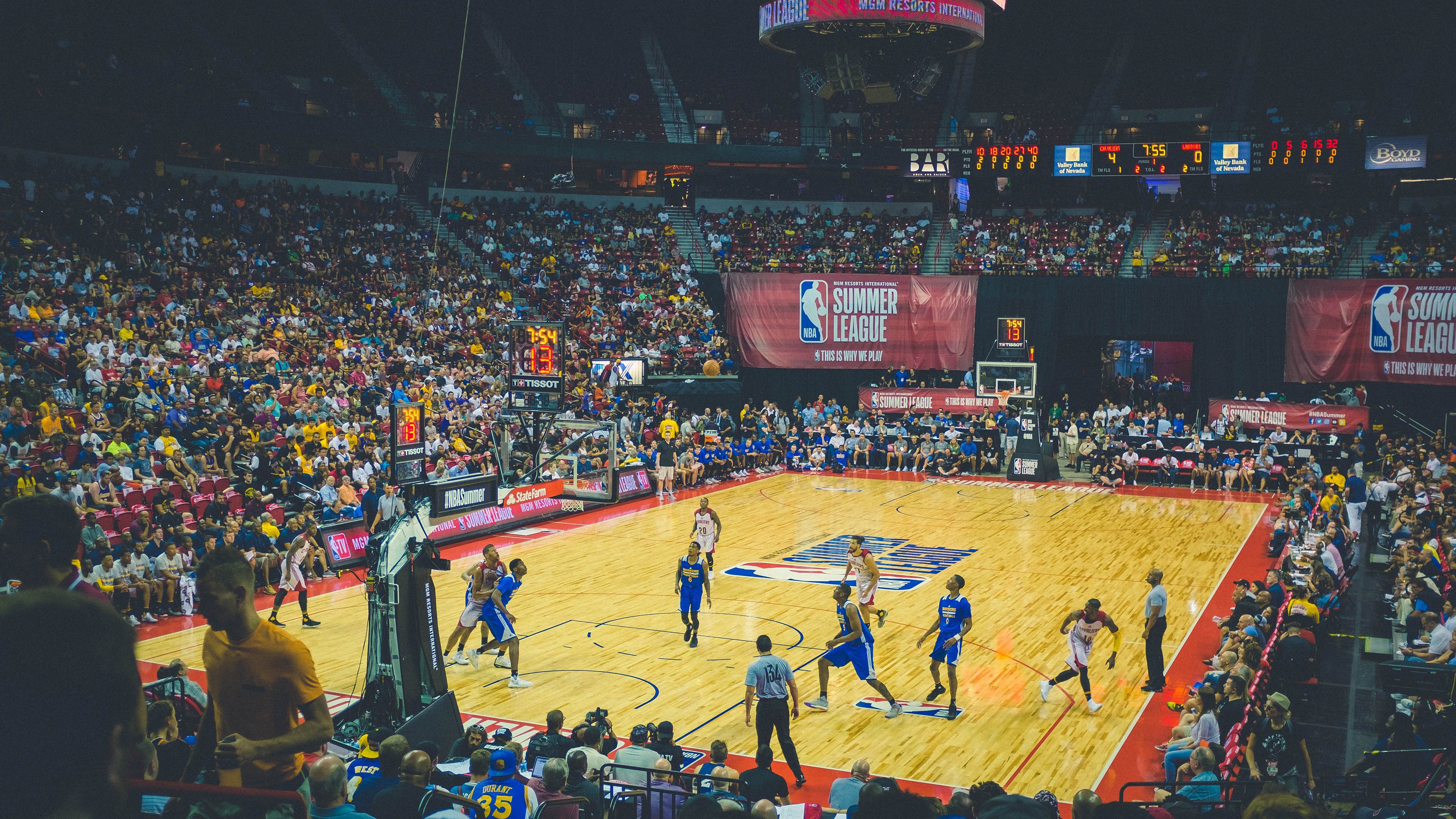 球场“固若金汤”：冠军之师的防守秘密